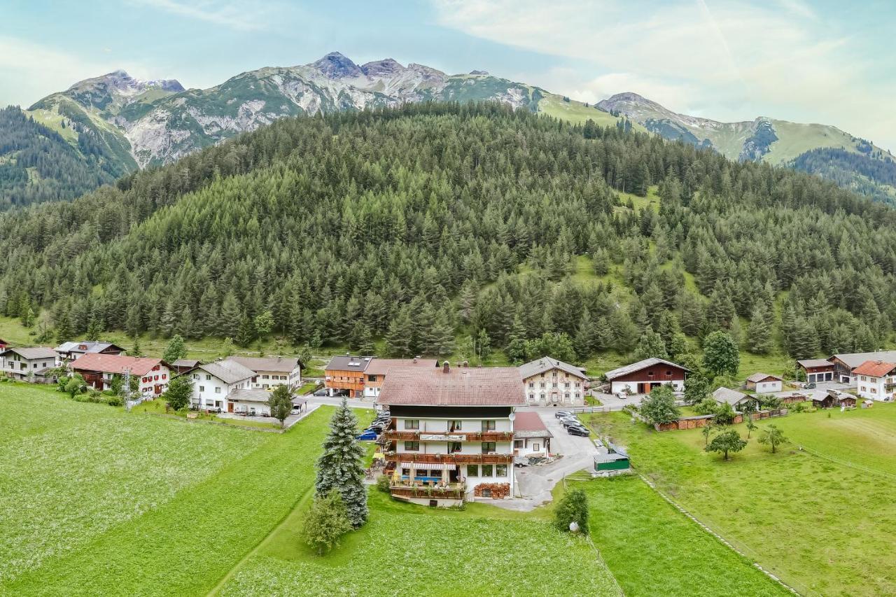 Gasthof Schwarzer Adler Hotel Steeg Exterior foto