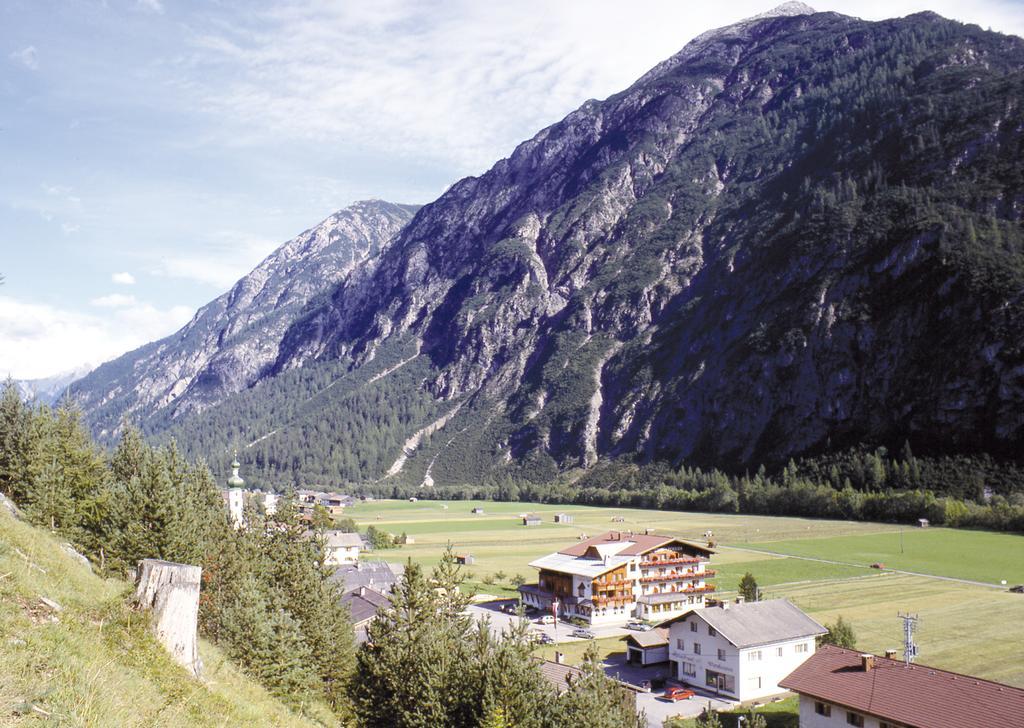 Gasthof Schwarzer Adler Hotel Steeg Exterior foto